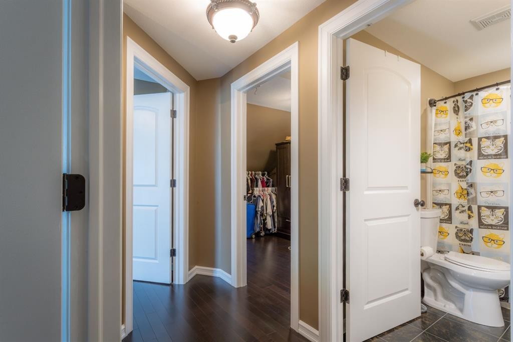 5206 48 Street, Lloydminster, AB - Indoor Photo Showing Bathroom