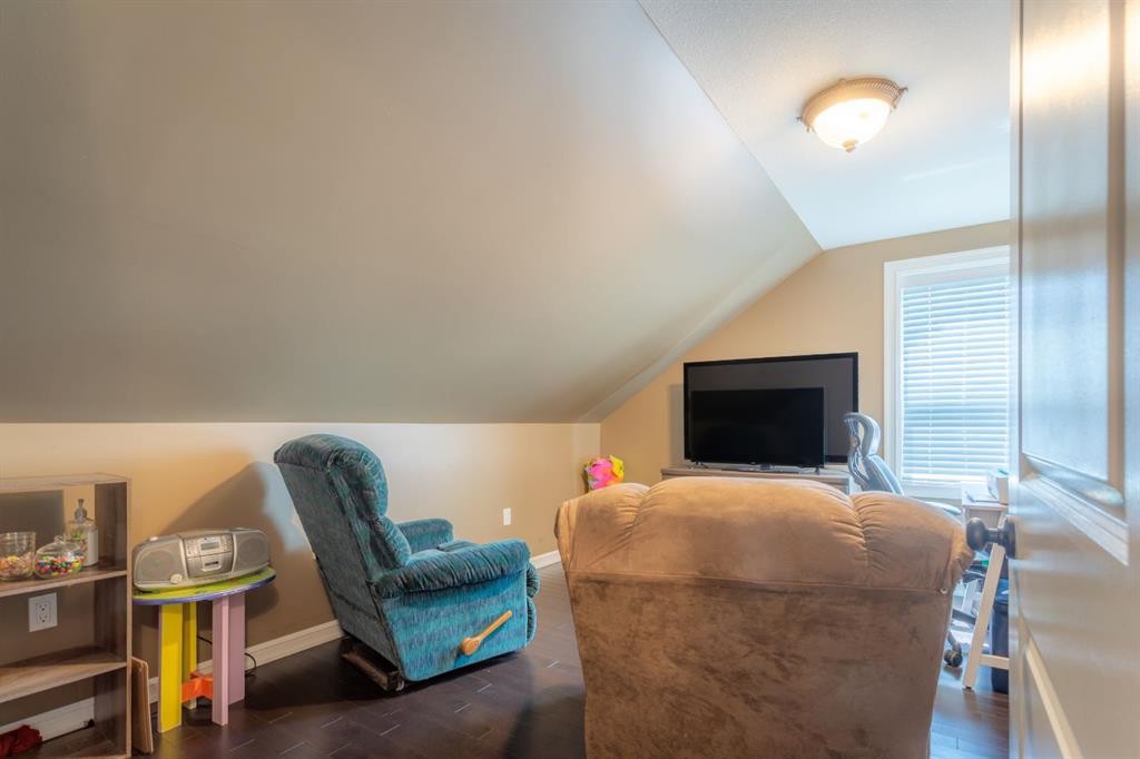 5206 48 Street, Lloydminster, AB - Indoor