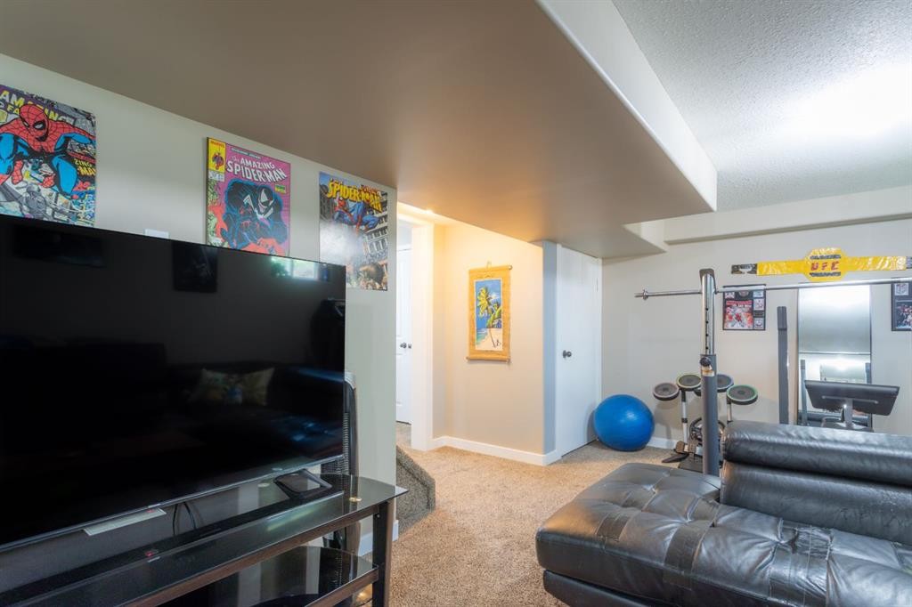 5206 48 Street, Lloydminster, AB - Indoor