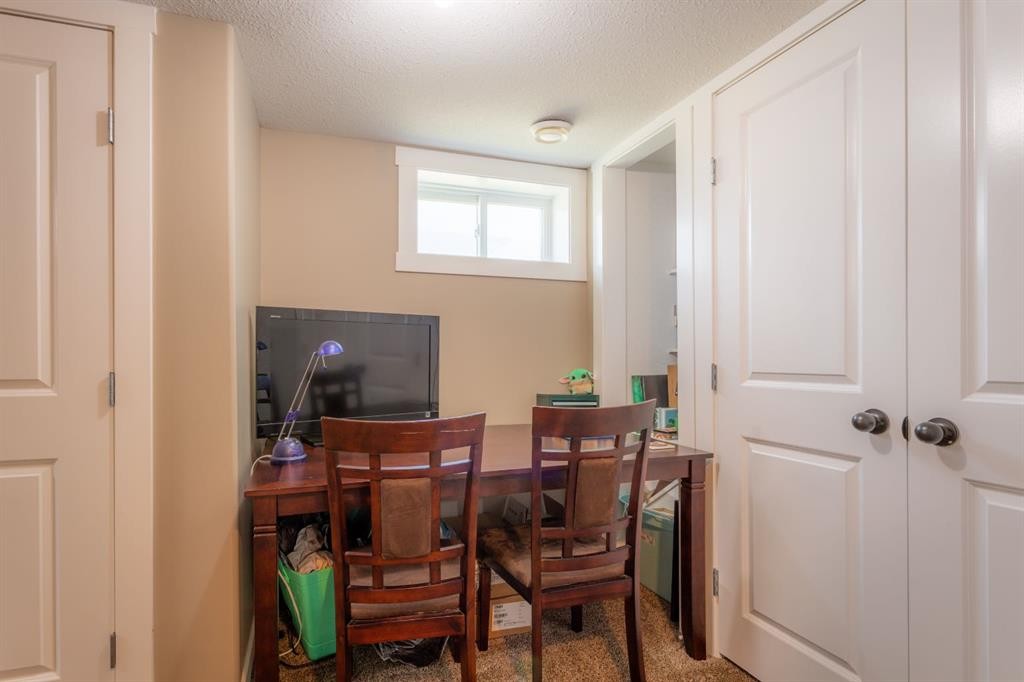 5206 48 Street, Lloydminster, AB - Indoor