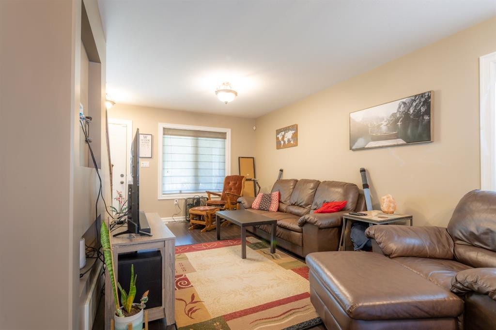 5206 48 Street, Lloydminster, AB - Indoor Photo Showing Living Room