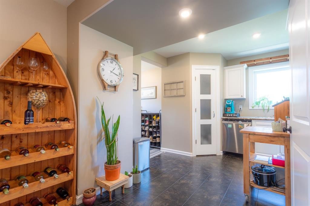 5206 48 Street, Lloydminster, AB - Indoor