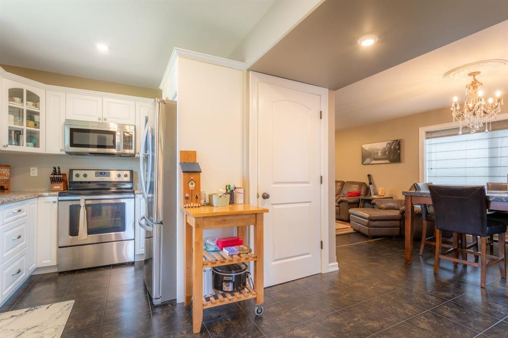 5206 48 Street, Lloydminster, AB - Indoor Photo Showing Kitchen
