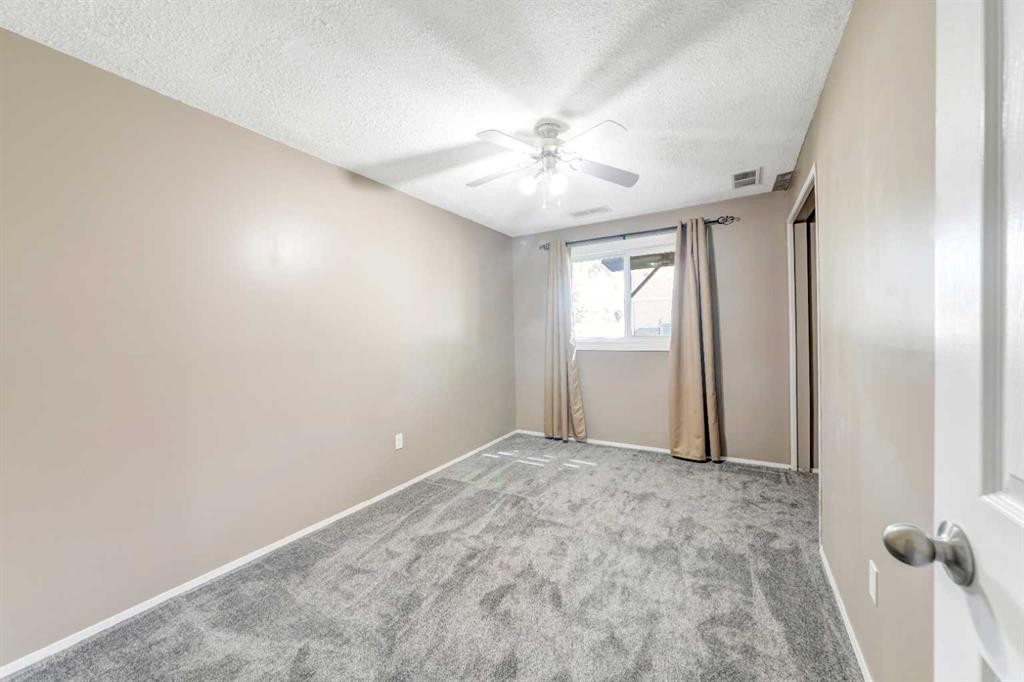 8-5219 57 Street, Lloydminster, AB - Indoor Photo Showing Other Room