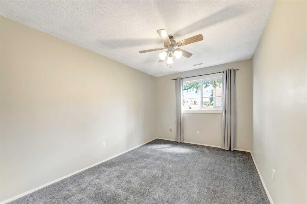 8-5219 57 Street, Lloydminster, AB - Indoor Photo Showing Other Room