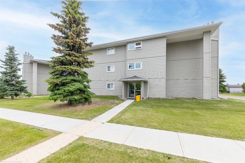 309-3007 57A Avenue, Lloydminster, AB - Outdoor