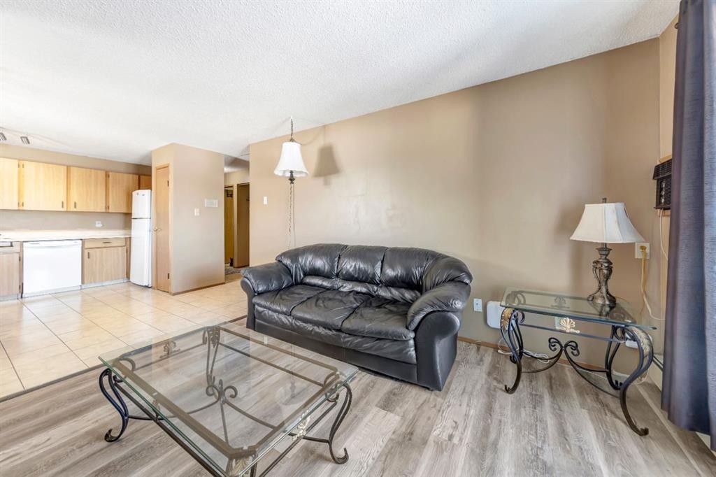 309-3007 57A Avenue, Lloydminster, AB - Indoor