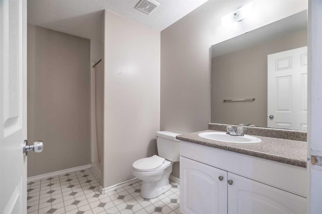 6608 39 Street, Lloydminster, AB