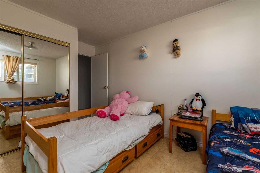 109B-3007 57A Avenue, Lloydminster, AB - Indoor Photo Showing Bedroom