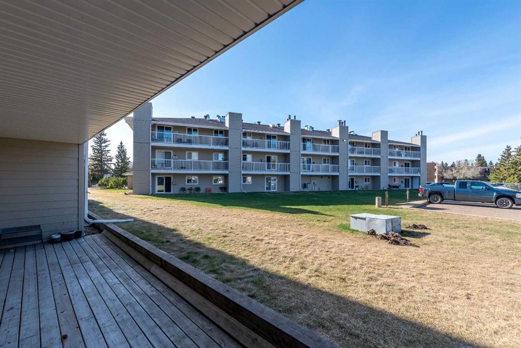 109B-3007 57A Avenue, Lloydminster, AB - Outdoor