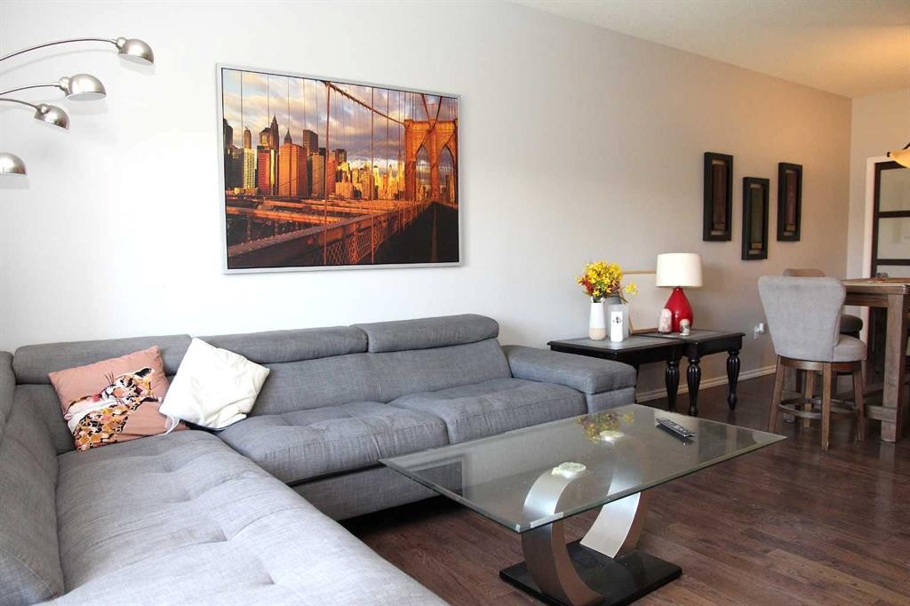 102B-6608 42 Street, Lloydminster, AB - Indoor Photo Showing Living Room