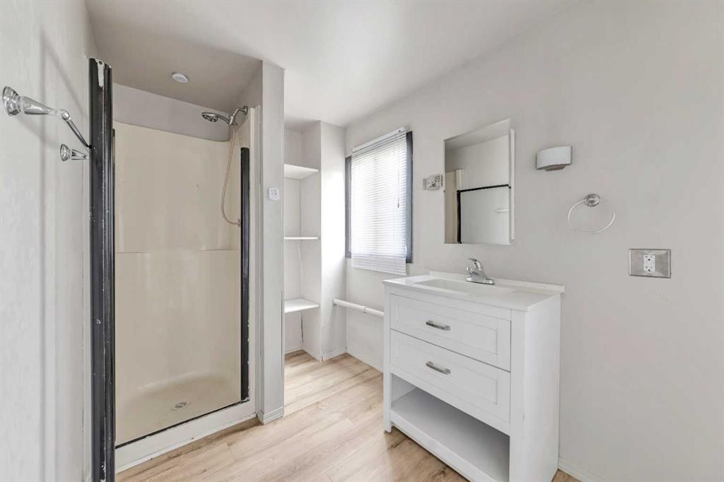 301 8 Avenue, Paradise Hill, SK