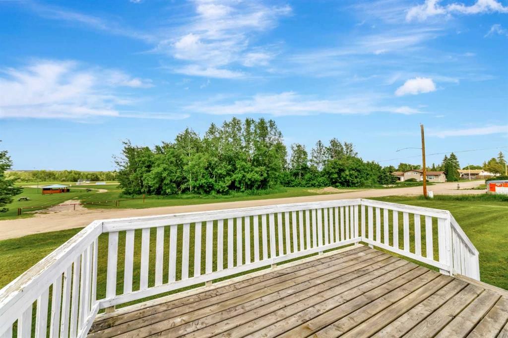 301 8 Avenue, Paradise Hill, SK