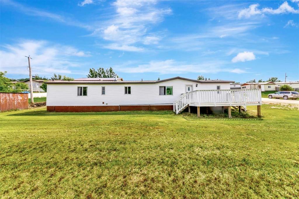 301 8 Avenue, Paradise Hill, SK