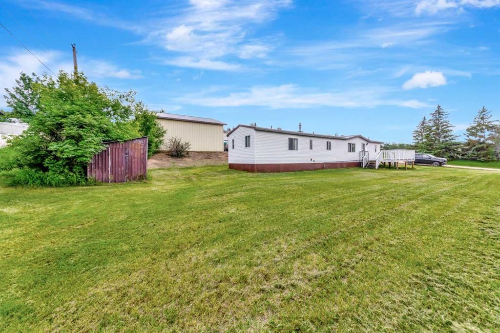 301 8 Avenue, Paradise Hill, SK