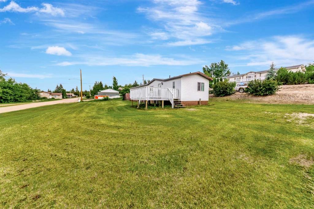 301 8 Avenue, Paradise Hill, SK