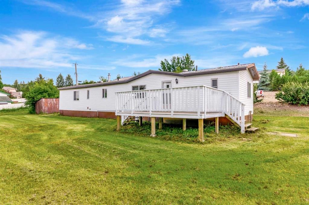 301 8 Avenue, Paradise Hill, SK