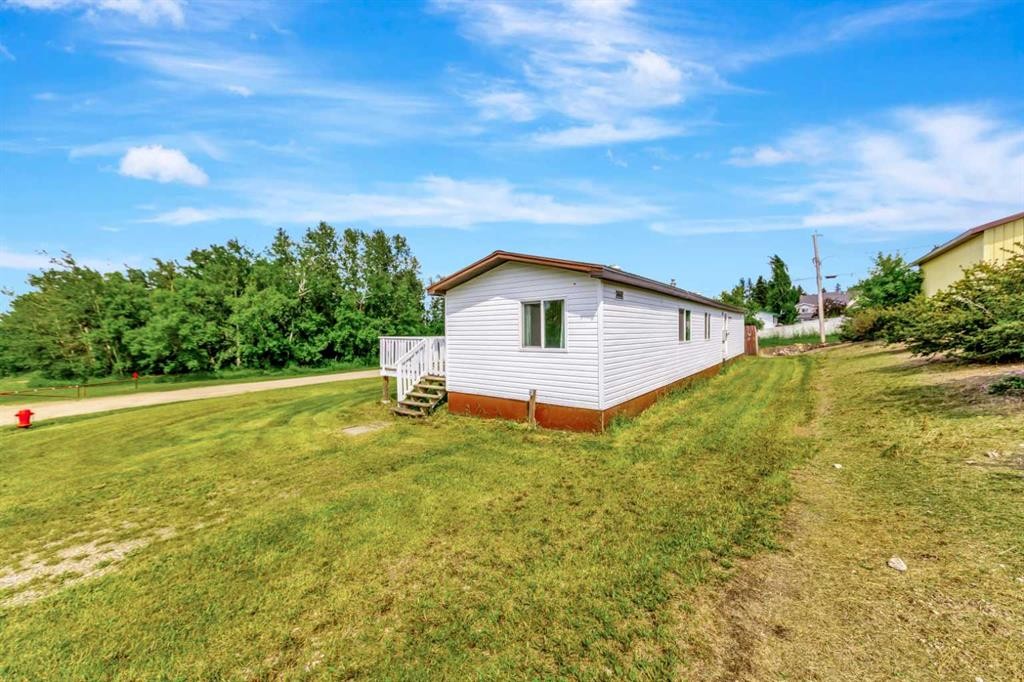 301 8 Avenue, Paradise Hill, SK