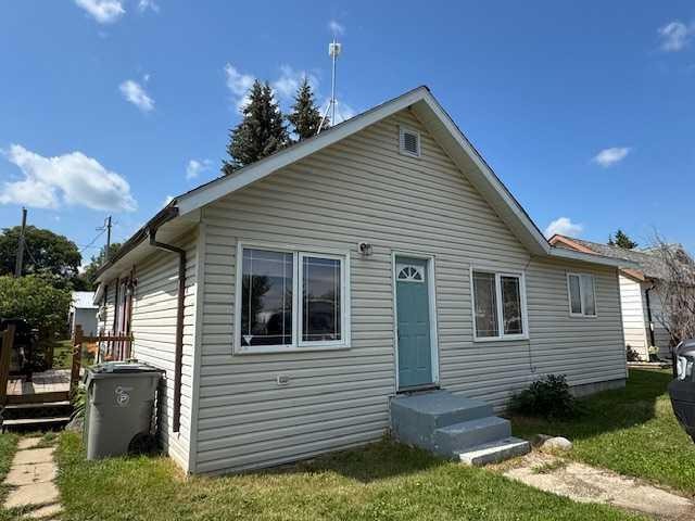 208 1 Street West, Lashburn, SK - Outdoor