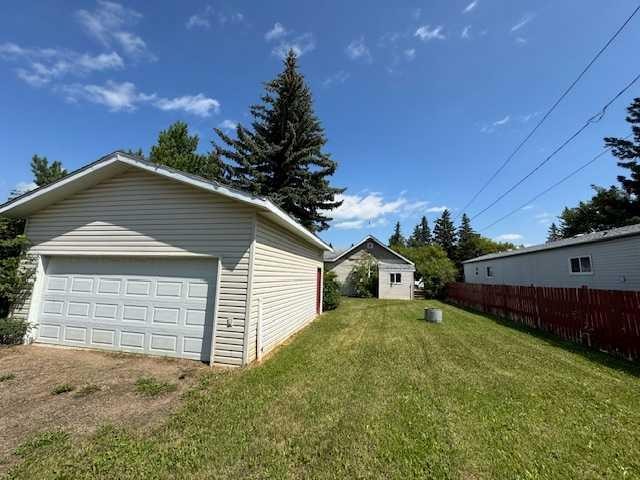 208 1 Street West, Lashburn, SK - Outdoor