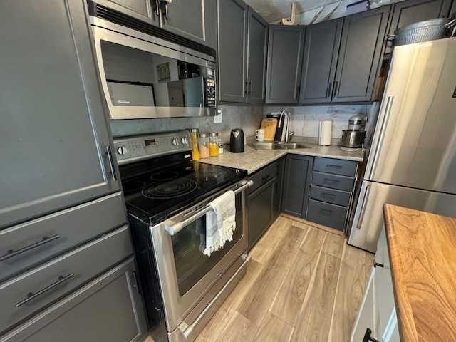 208 1 Street West, Lashburn, SK - Indoor Photo Showing Kitchen