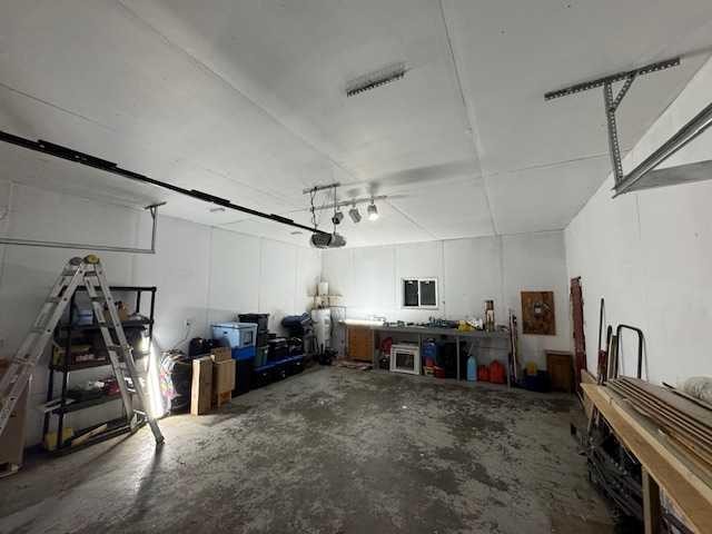 208 1 Street West, Lashburn, SK - Indoor Photo Showing Garage
