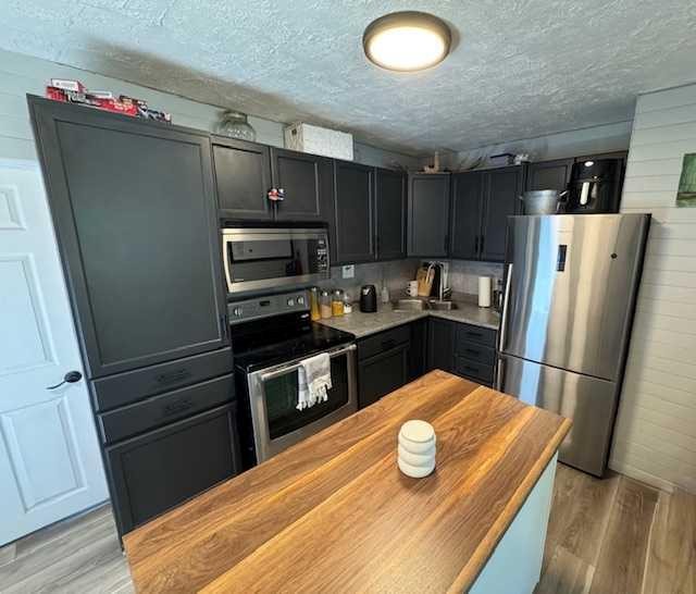 208 1 Street West, Lashburn, SK - Indoor Photo Showing Kitchen