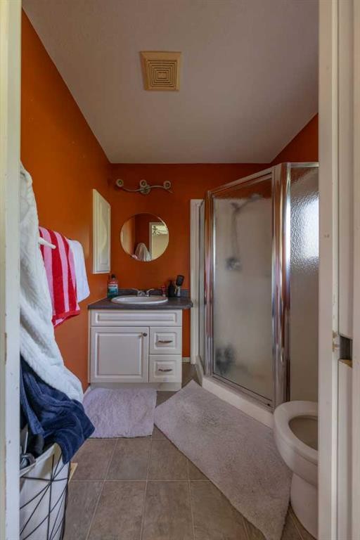 2308 58 Avenue, Lloydminster, AB - Indoor Photo Showing Bathroom
