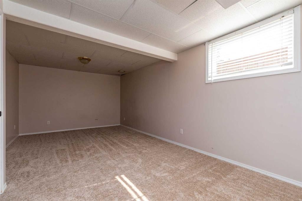 6601 39 Street, Lloydminster, AB - Indoor