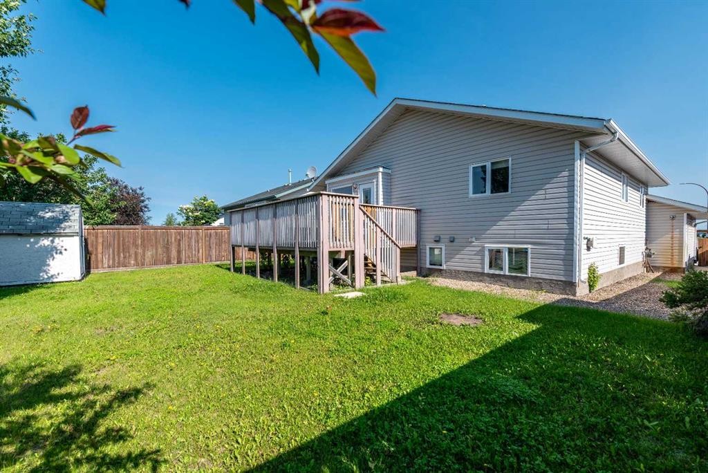 6601 39 Street, Lloydminster, AB - Outdoor