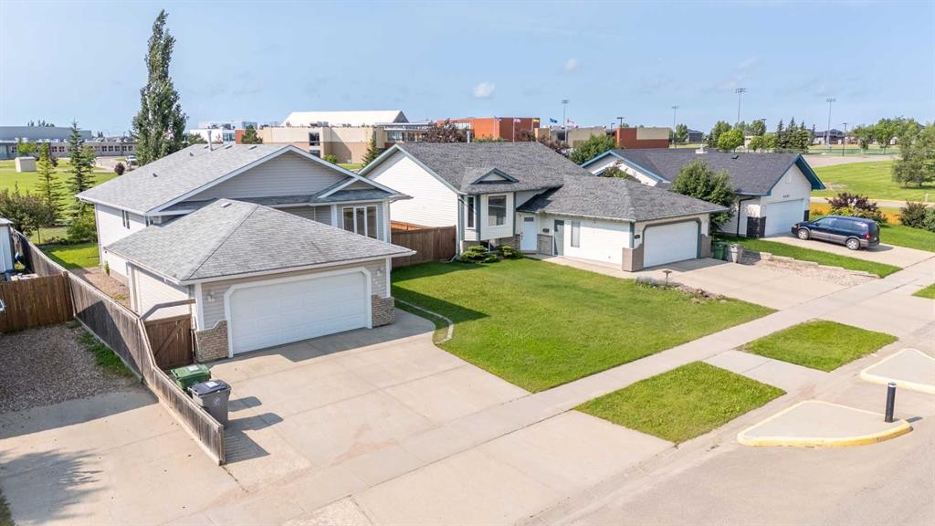 6601 39 Street, Lloydminster, AB - Outdoor