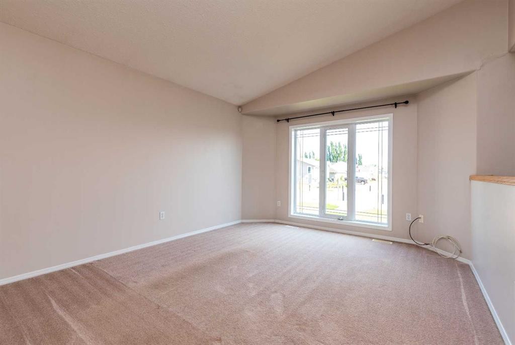 6601 39 Street, Lloydminster, AB - Indoor Photo Showing Other Room
