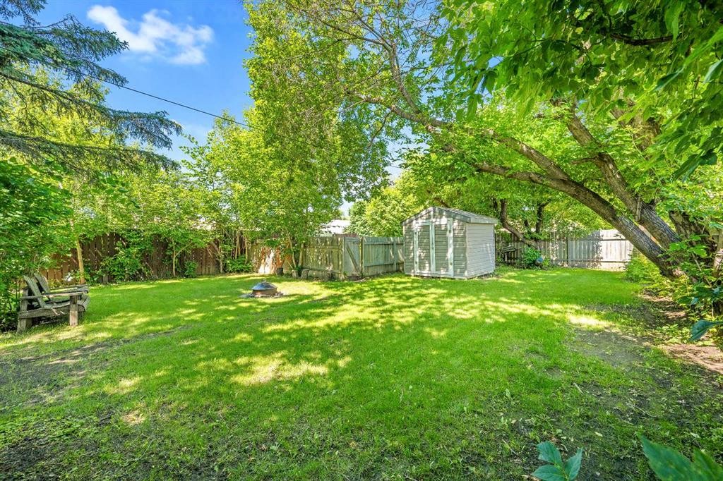 5108 54 Street, Lloydminster, AB - Outdoor
