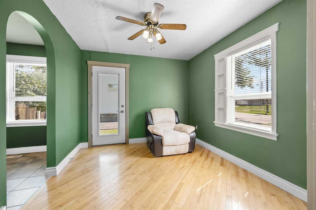5108 54 Street, Lloydminster, AB - Indoor Photo Showing Other Room