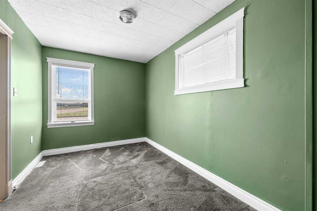 5108 54 Street, Lloydminster, AB - Indoor Photo Showing Other Room