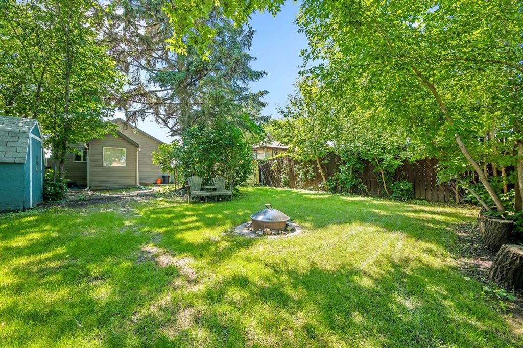 5108 54 Street, Lloydminster, AB - Outdoor