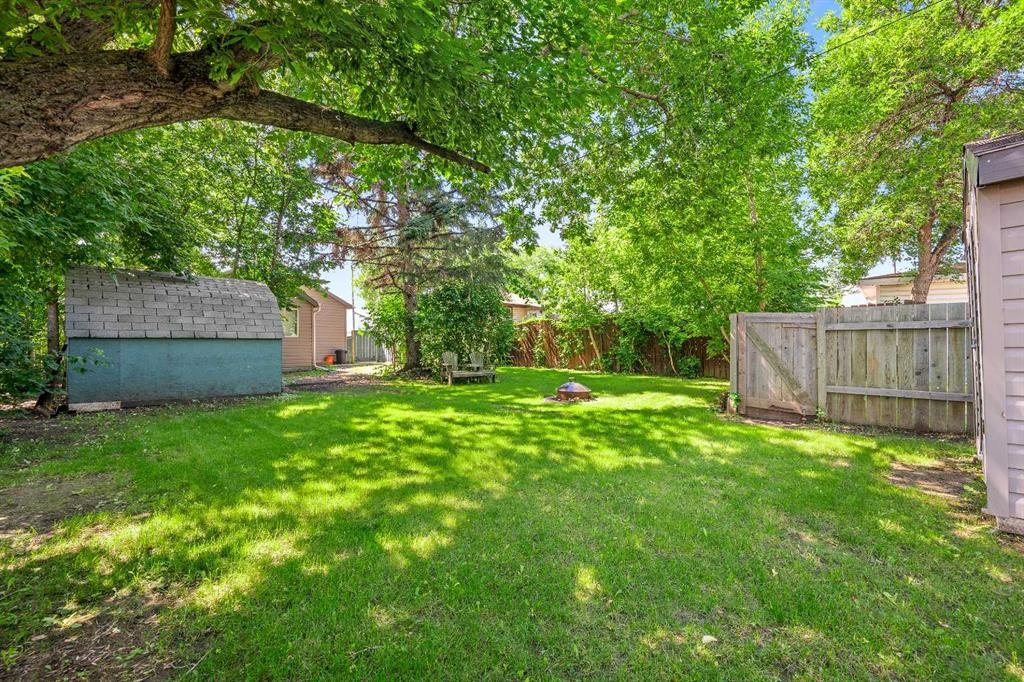 5108 54 Street, Lloydminster, AB - Outdoor With Backyard