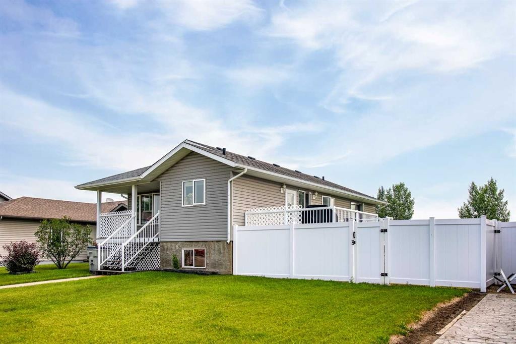 1025 30 Street, Wainwright, AB - Outdoor