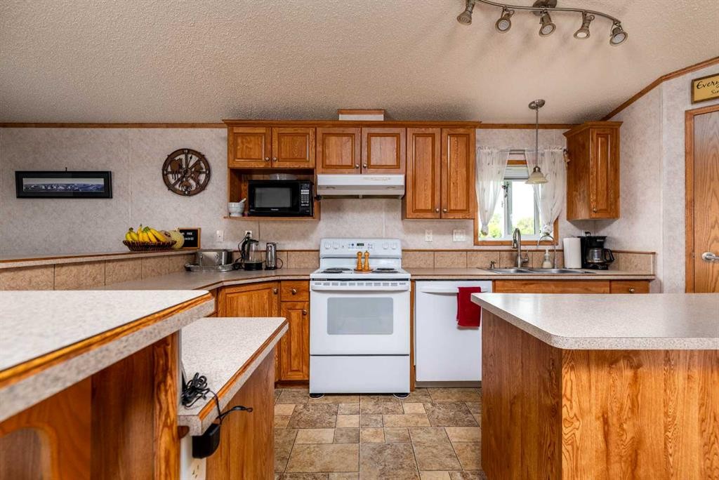46479 Range Road 3214, Rural, SK - Indoor Photo Showing Kitchen
