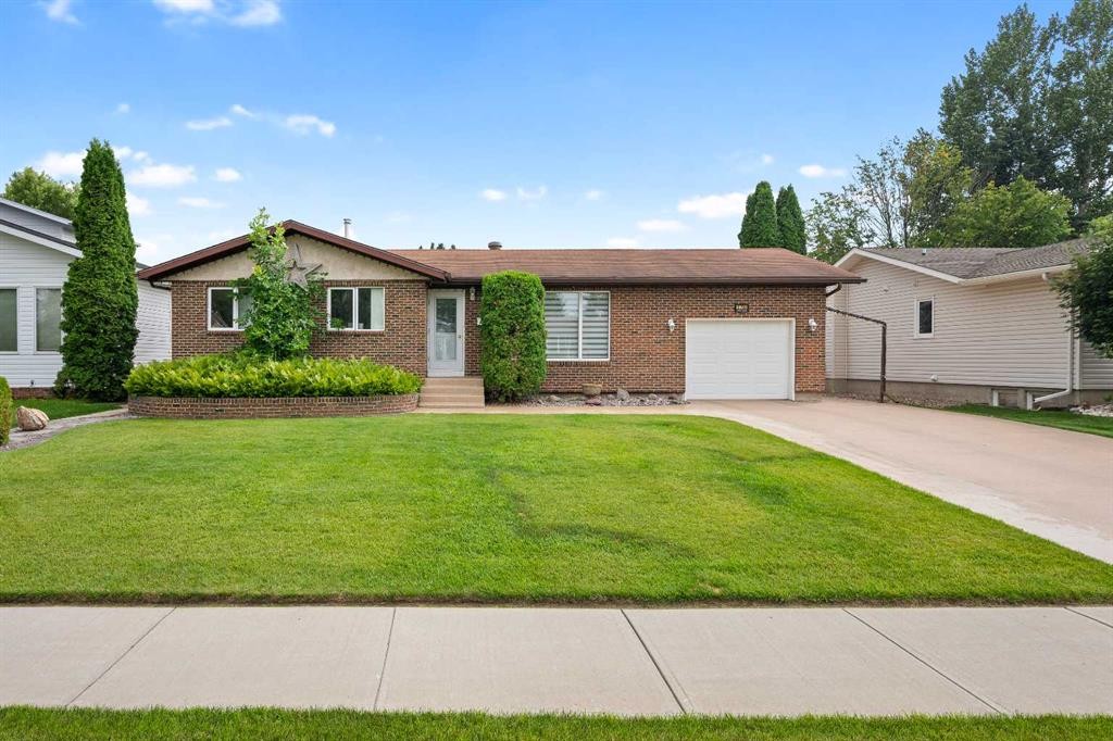 5703 35 Street, Lloydminster, AB - Outdoor