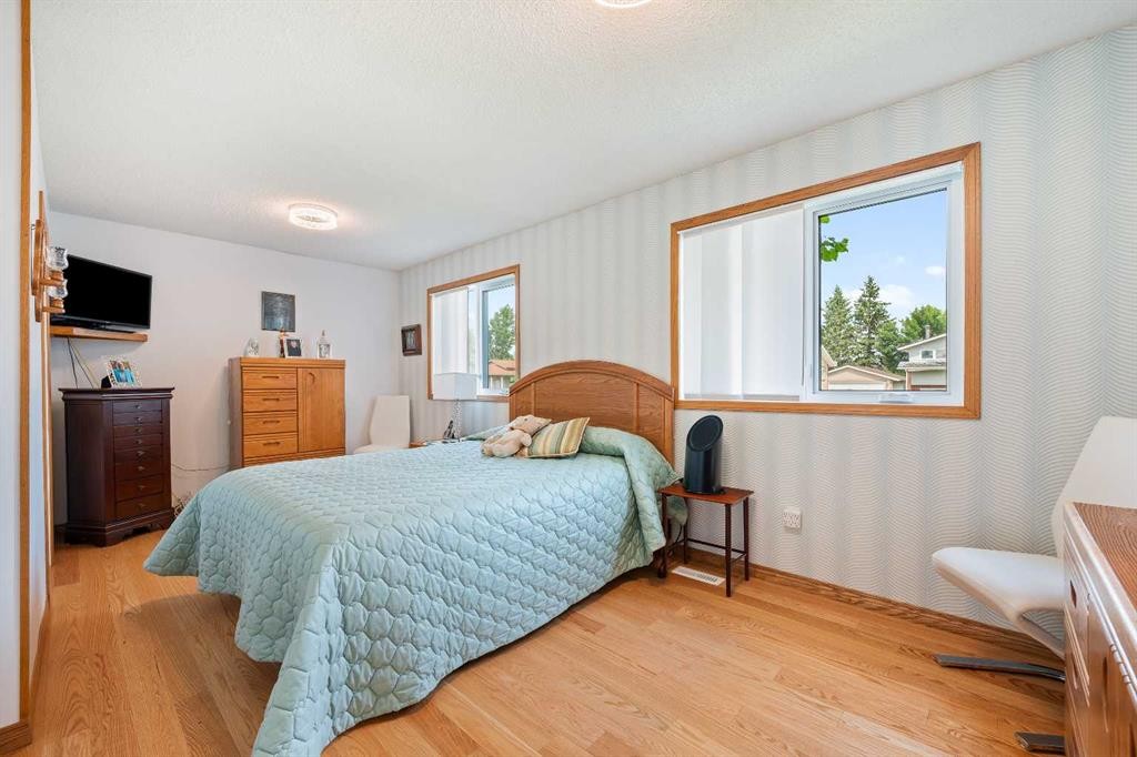 5703 35 Street, Lloydminster, AB - Indoor Photo Showing Bedroom