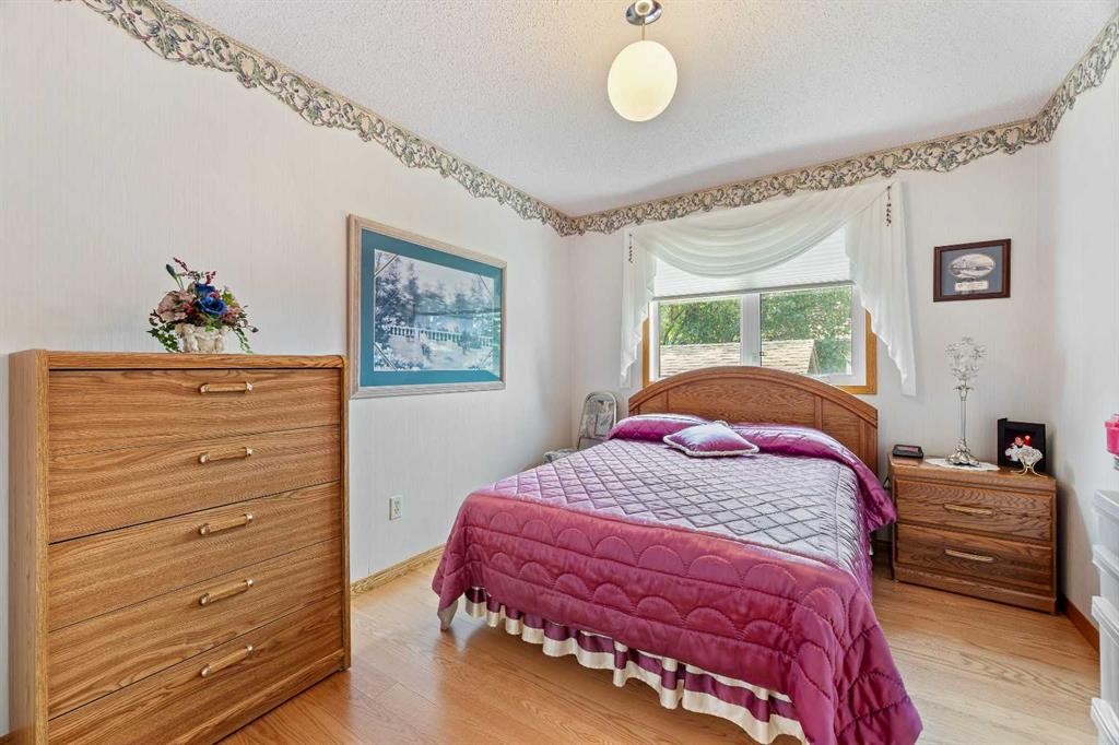 5703 35 Street, Lloydminster, AB - Indoor Photo Showing Bedroom