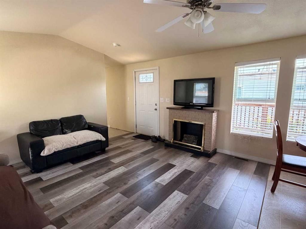 18-1609 14 Street, Wainwright, AB