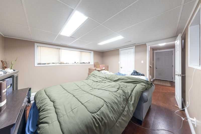2903 58 Ave, Lloydminster, AB - Indoor Photo Showing Bedroom
