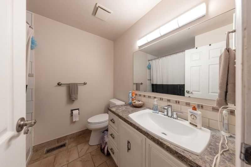 2903 58 Ave, Lloydminster, AB - Indoor Photo Showing Bathroom