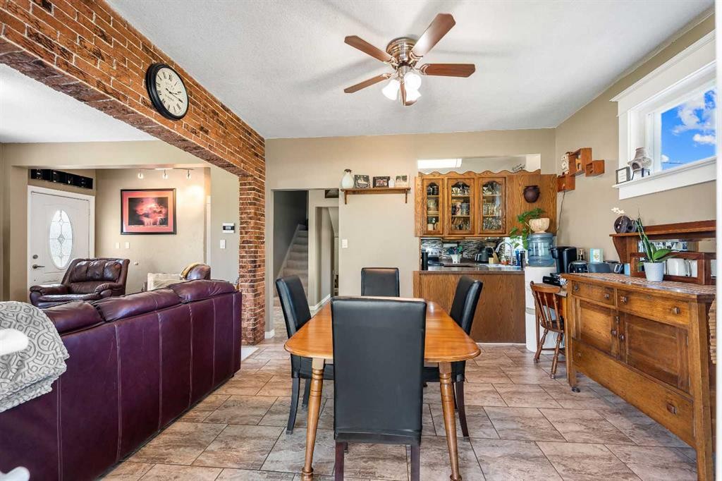 5100 3 Avenue, Chauvin, AB - Indoor