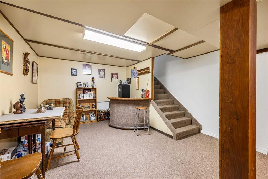 5100 3 Avenue, Chauvin, AB - Indoor
