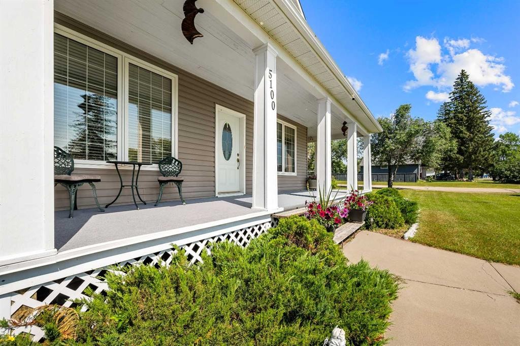 5100 3 Avenue, Chauvin, AB - Outdoor With Deck Patio Veranda