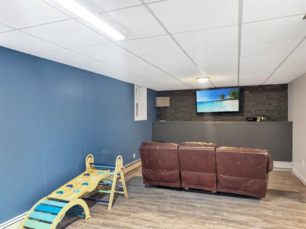 5514 48, Lloydminster, AB - Indoor