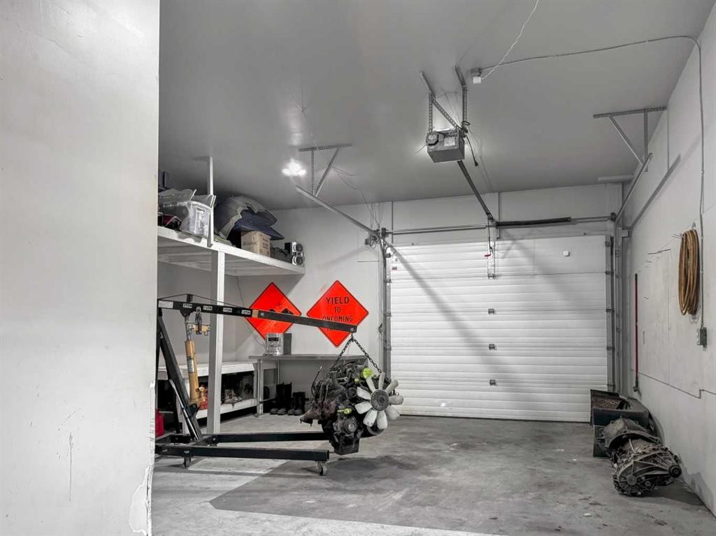 5514 48, Lloydminster, AB - Indoor Photo Showing Garage
